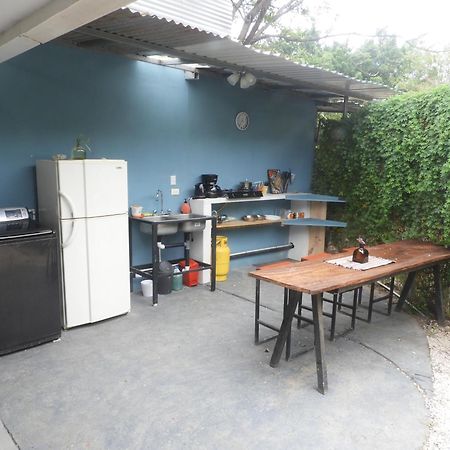 הוסטל טמארינדו The Backside House מראה חיצוני תמונה