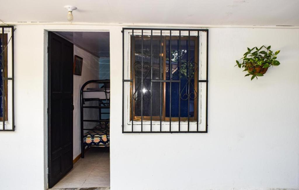 הוסטל טמארינדו The Backside House מראה חיצוני תמונה