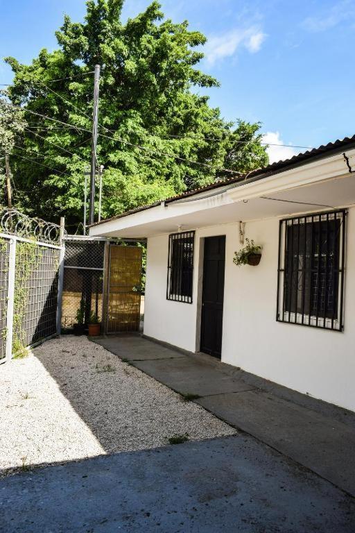הוסטל טמארינדו The Backside House מראה חיצוני תמונה